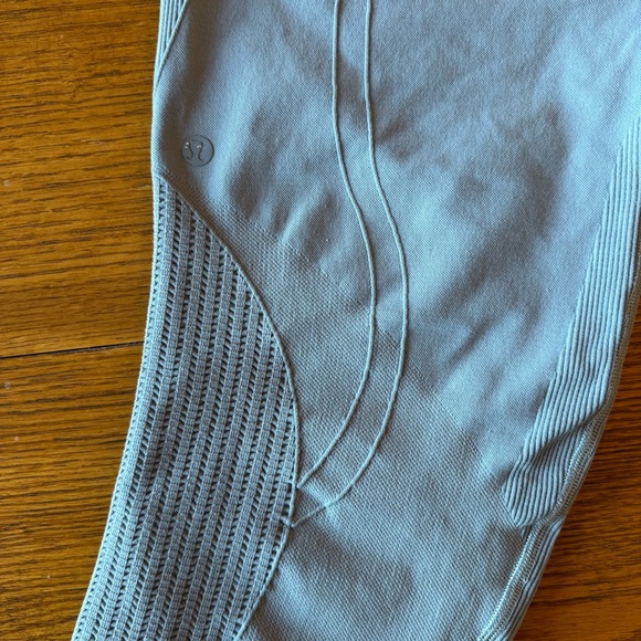 Lululemon Cropped Leggings - Picture 5 of 6
